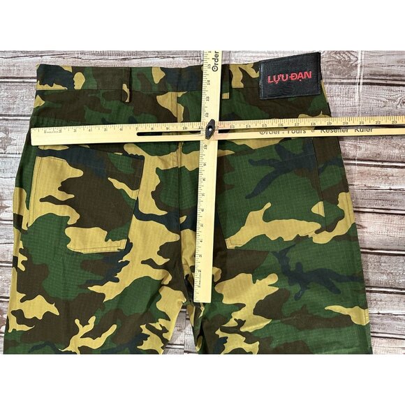LU'U DAN Camoflage print cotton cordura Straight-Leg Jeans sz 52 green NWOT $335 - Picture 6 of 7